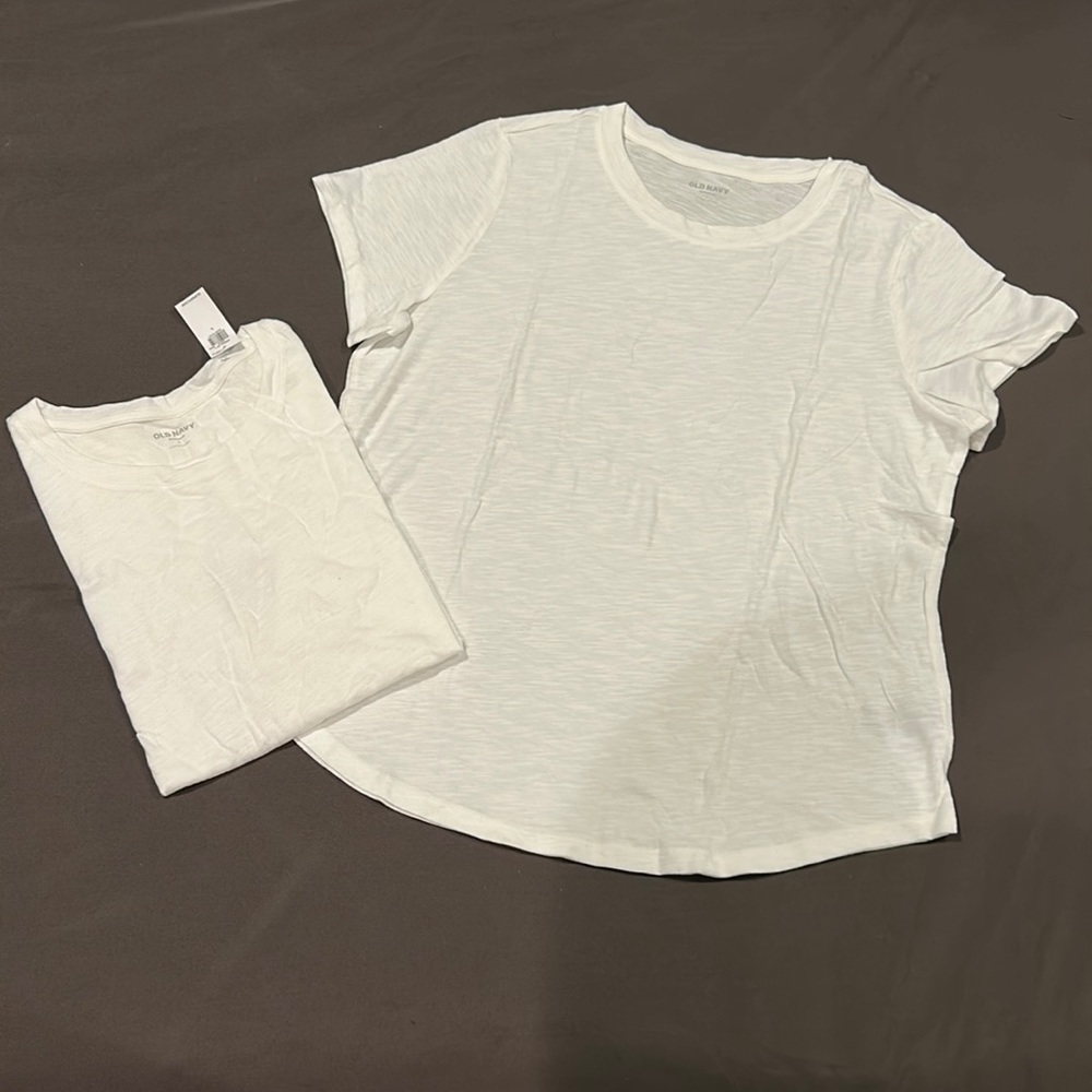 2 x Old Navy Everywear Large t-shirts
